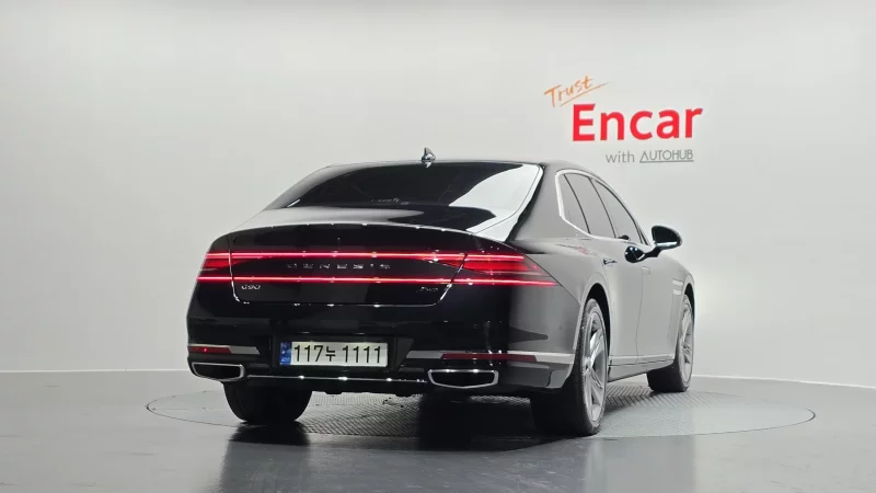 Genesis G90