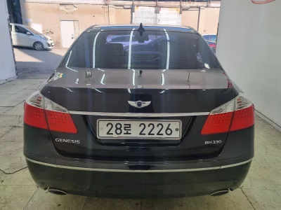Hyundai Genesis