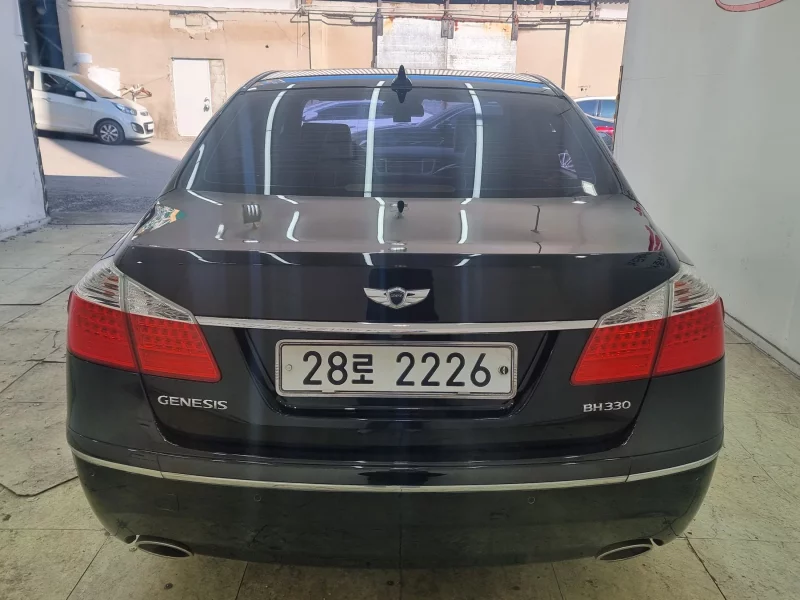 Hyundai Genesis