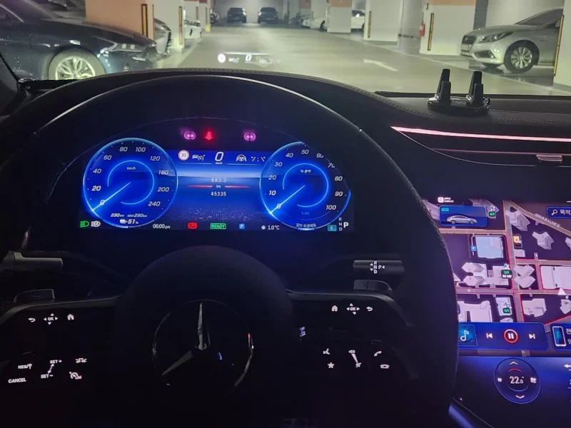 Mercedes-Benz EQS