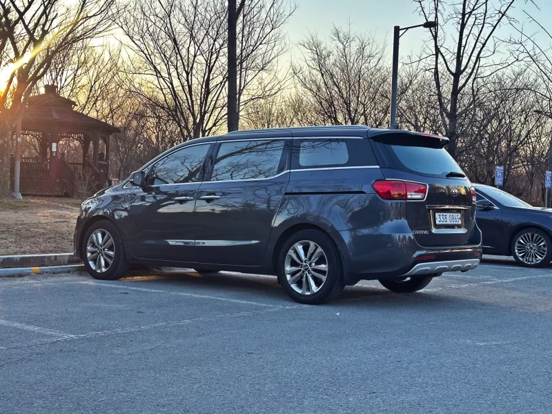 Kia Carnival