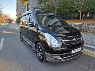 Hyundai Starex