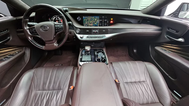 Lexus LS