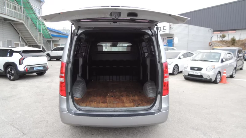 Hyundai Starex