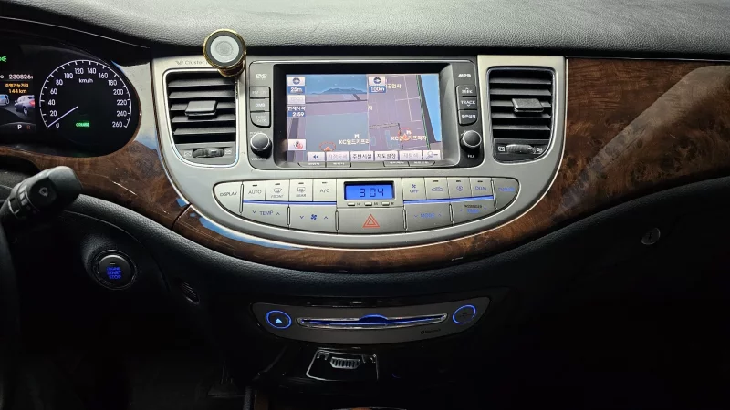 Hyundai Genesis