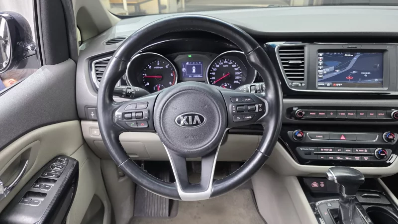 Kia Carnival