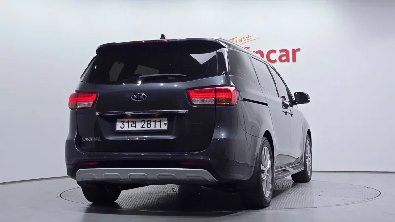 Kia Carnival