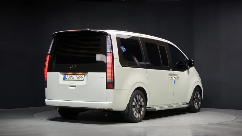 Hyundai Staria