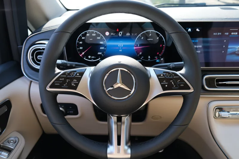 Mercedes-Benz V-Class