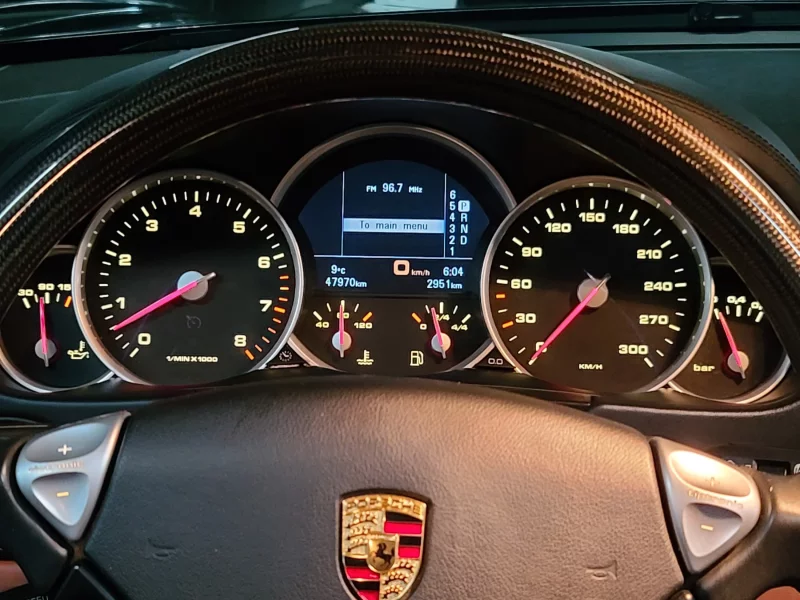 Porsche CAYENNE