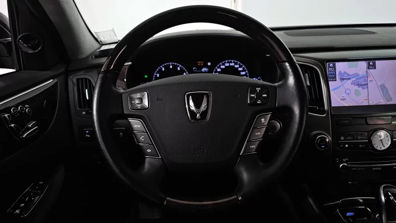 Hyundai Equus