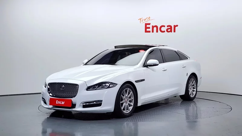 Jaguar XJ