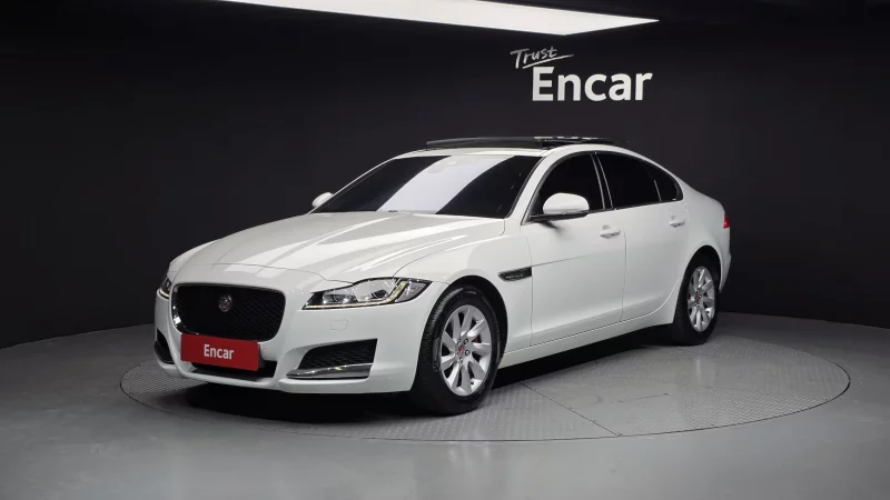 Jaguar XF
