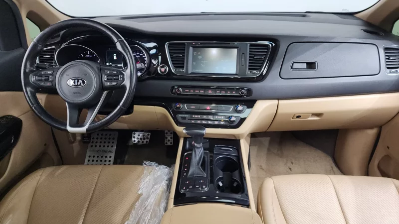 Kia Carnival