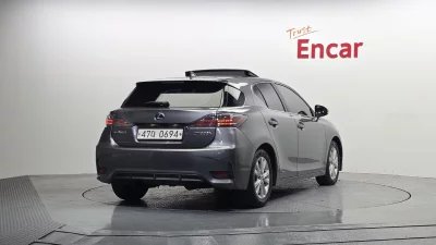 Lexus CT200h