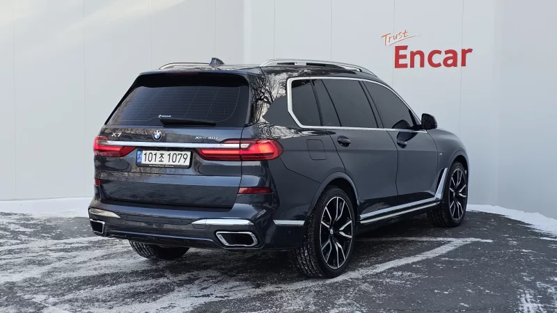 BMW X7