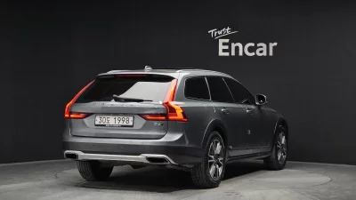 Volvo V90