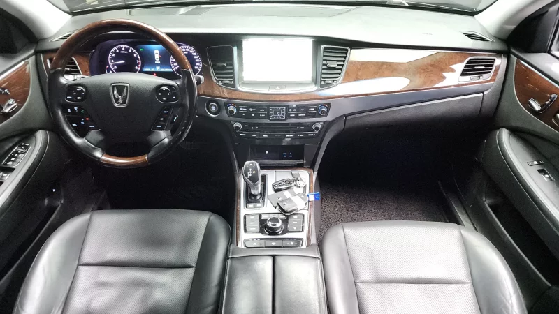 Hyundai Equus