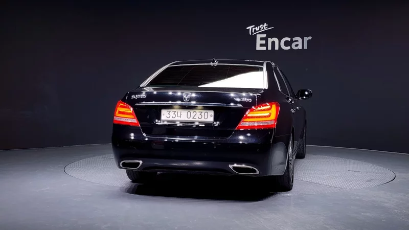 Hyundai Equus
