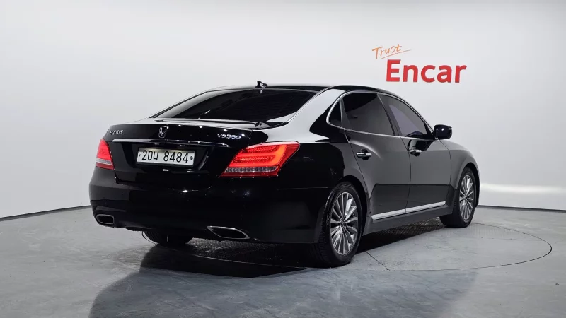 Hyundai Equus