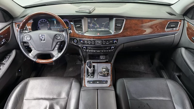 Hyundai Equus