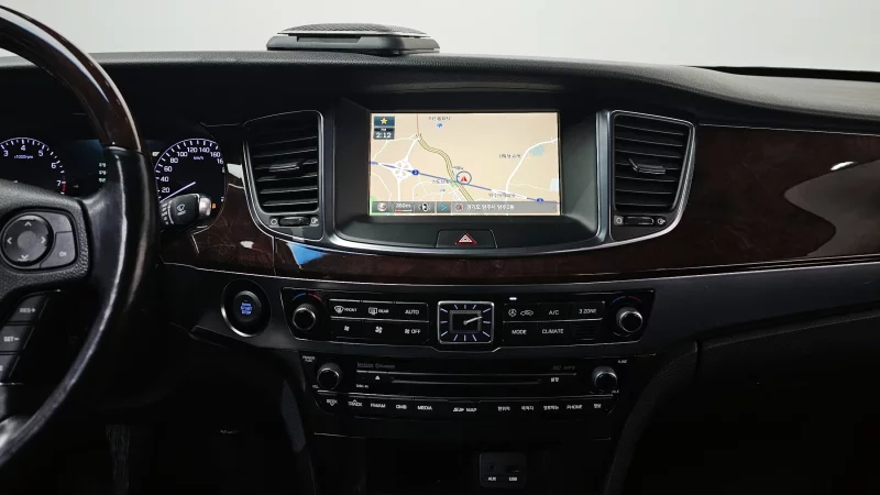 Hyundai Equus