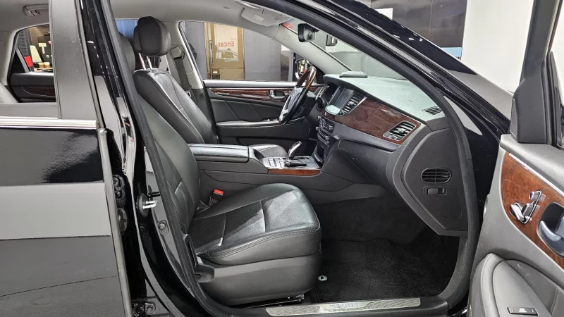 Hyundai Equus