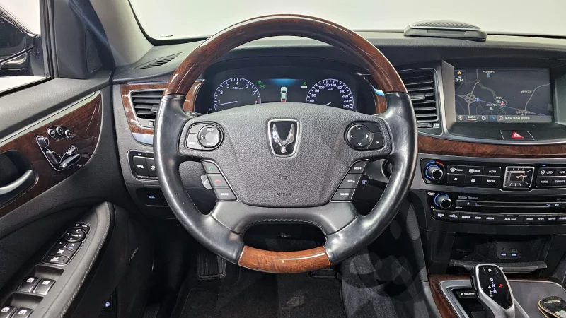 Hyundai Equus