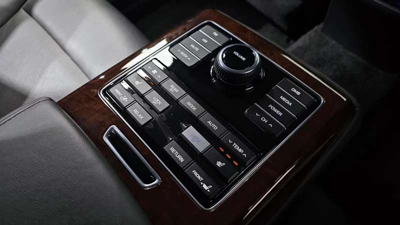 Hyundai Equus