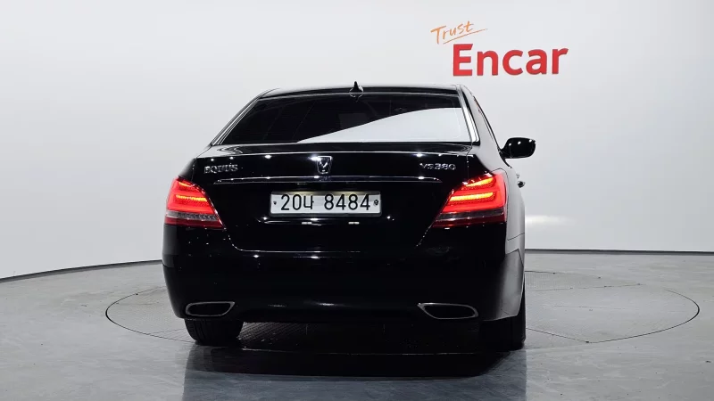 Hyundai Equus