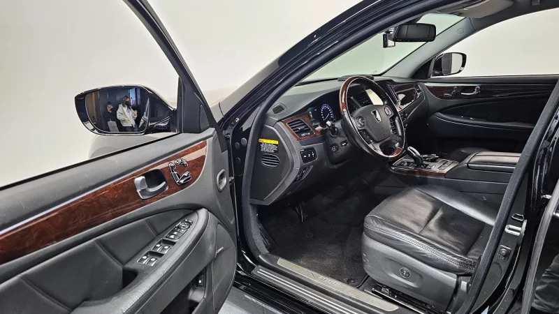 Hyundai Equus