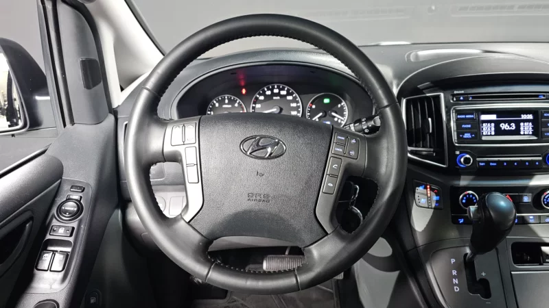 Hyundai Starex