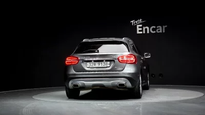 Mercedes-Benz GLA-Class