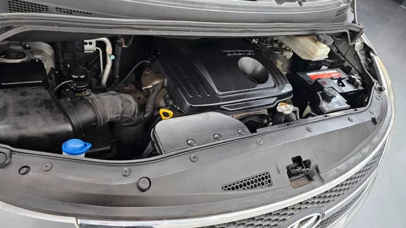 Hyundai Starex