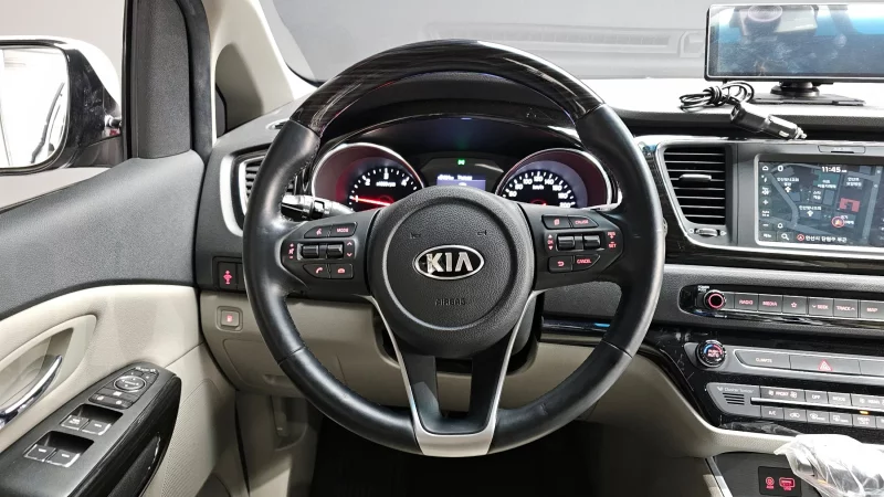Kia Carnival