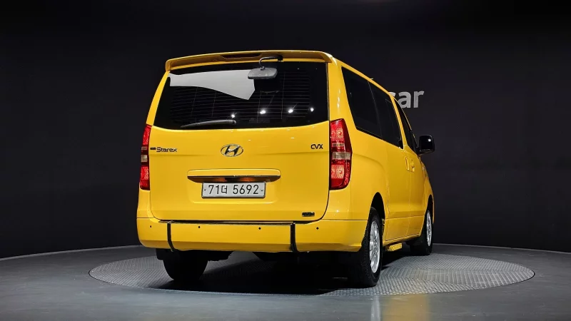 Hyundai Starex