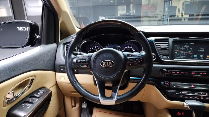 Kia Carnival