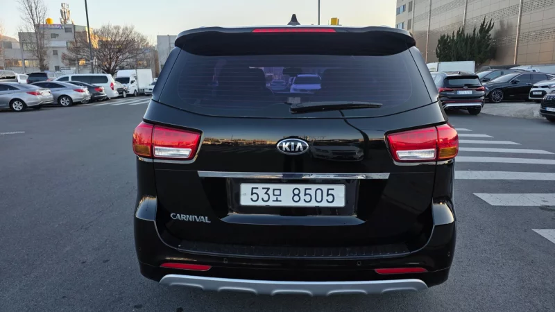 Kia Carnival