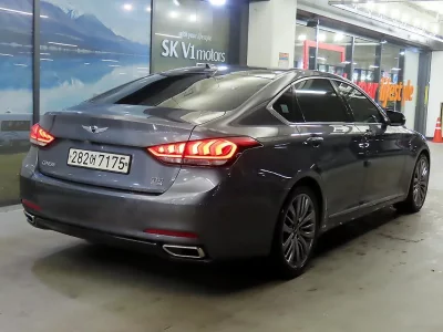 Hyundai Genesis