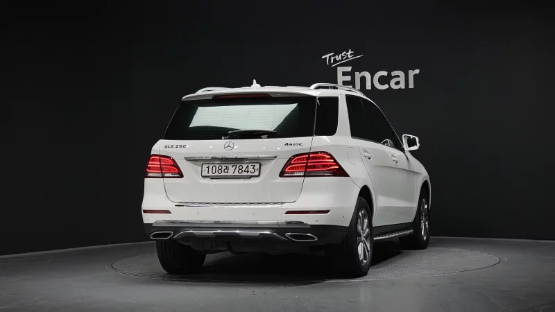 Mercedes-Benz GLE-Class