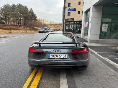 Audi R8