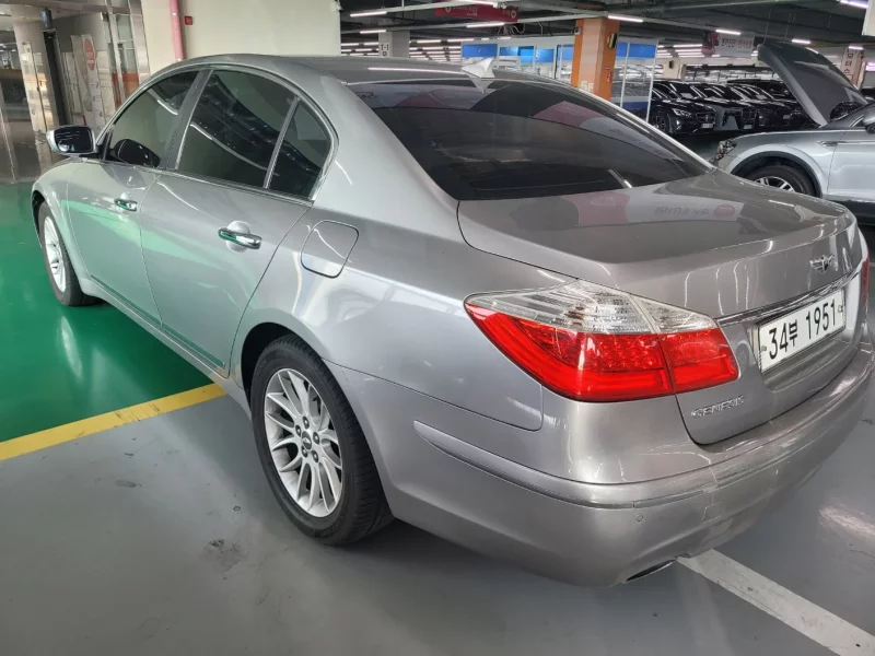 Hyundai Genesis