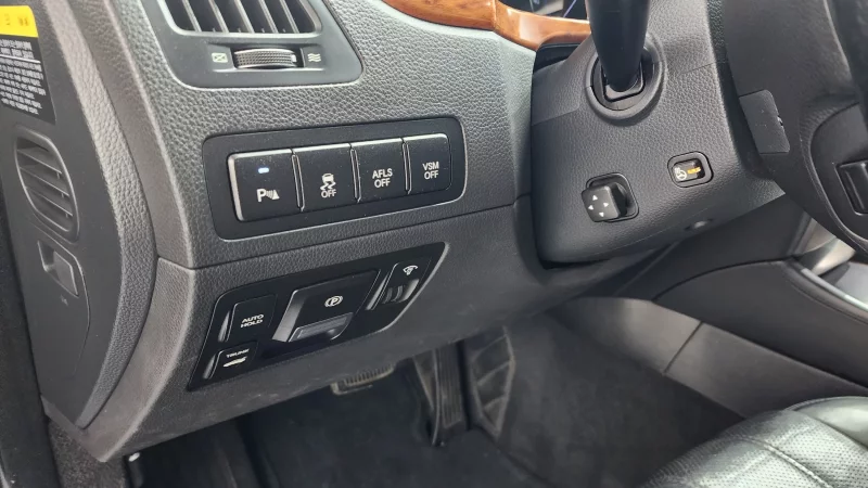 Hyundai Equus