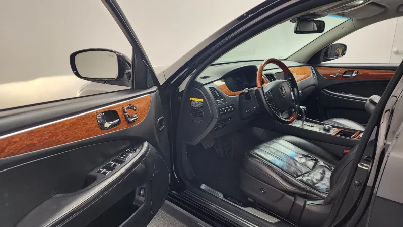 Hyundai Equus