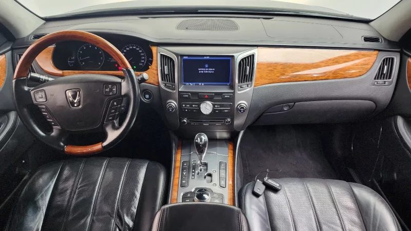 Hyundai Equus