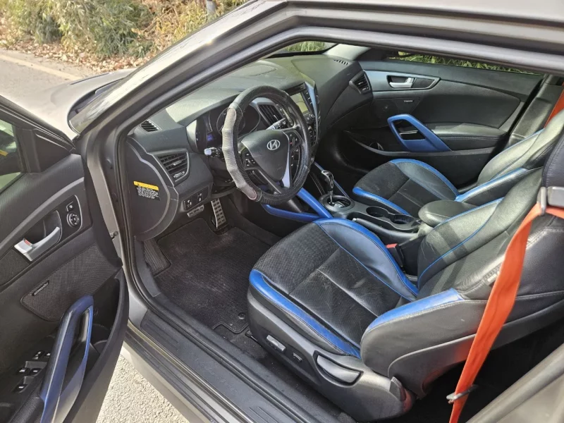 Hyundai Veloster