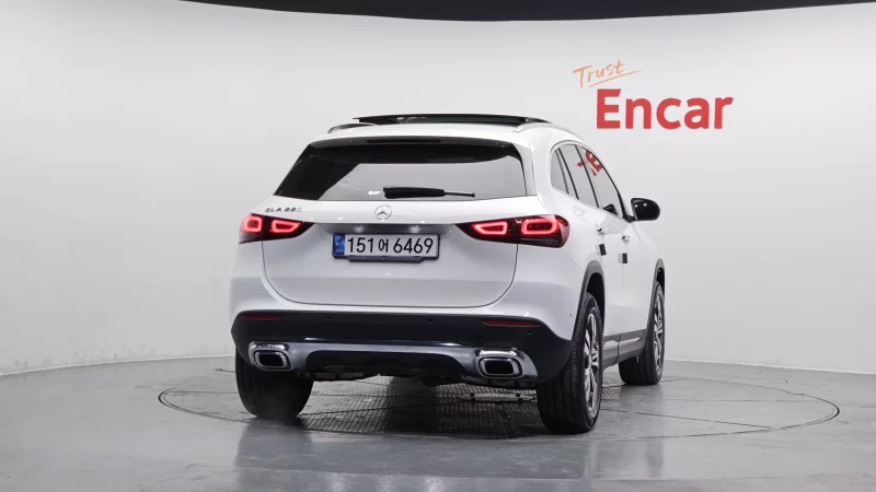 Mercedes-Benz GLA-Class
