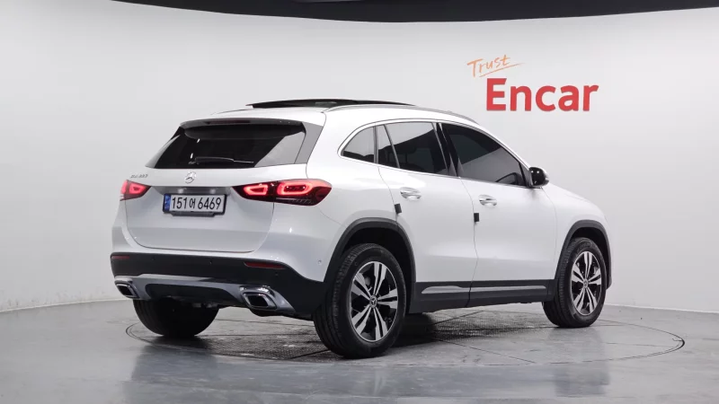 Mercedes-Benz GLA-Class