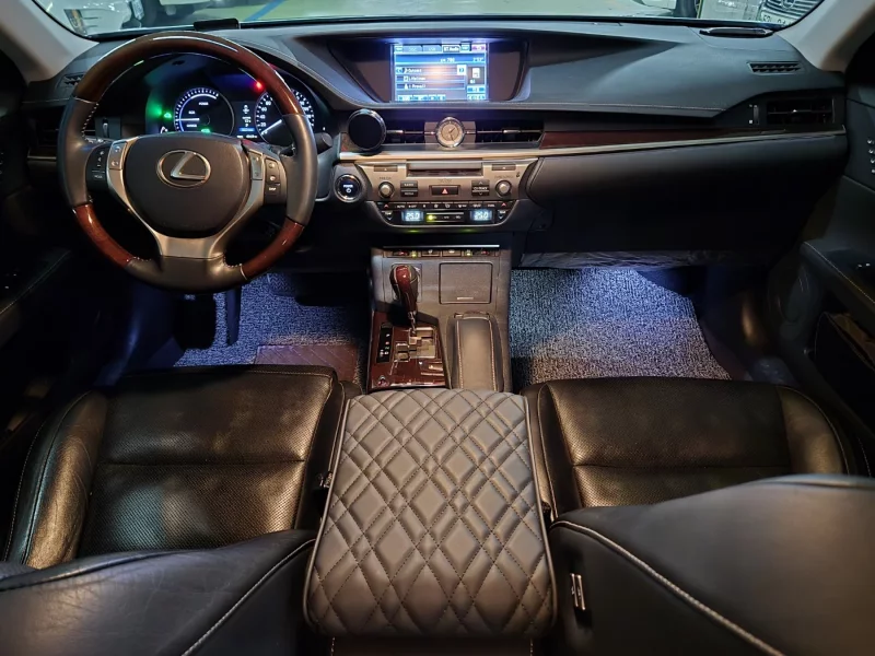 Lexus ES300h
