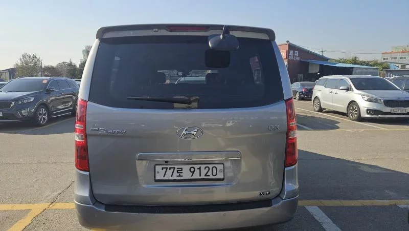 Hyundai Starex